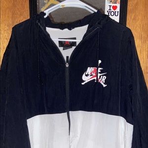 Nike Air Jordan wind breaker ✨